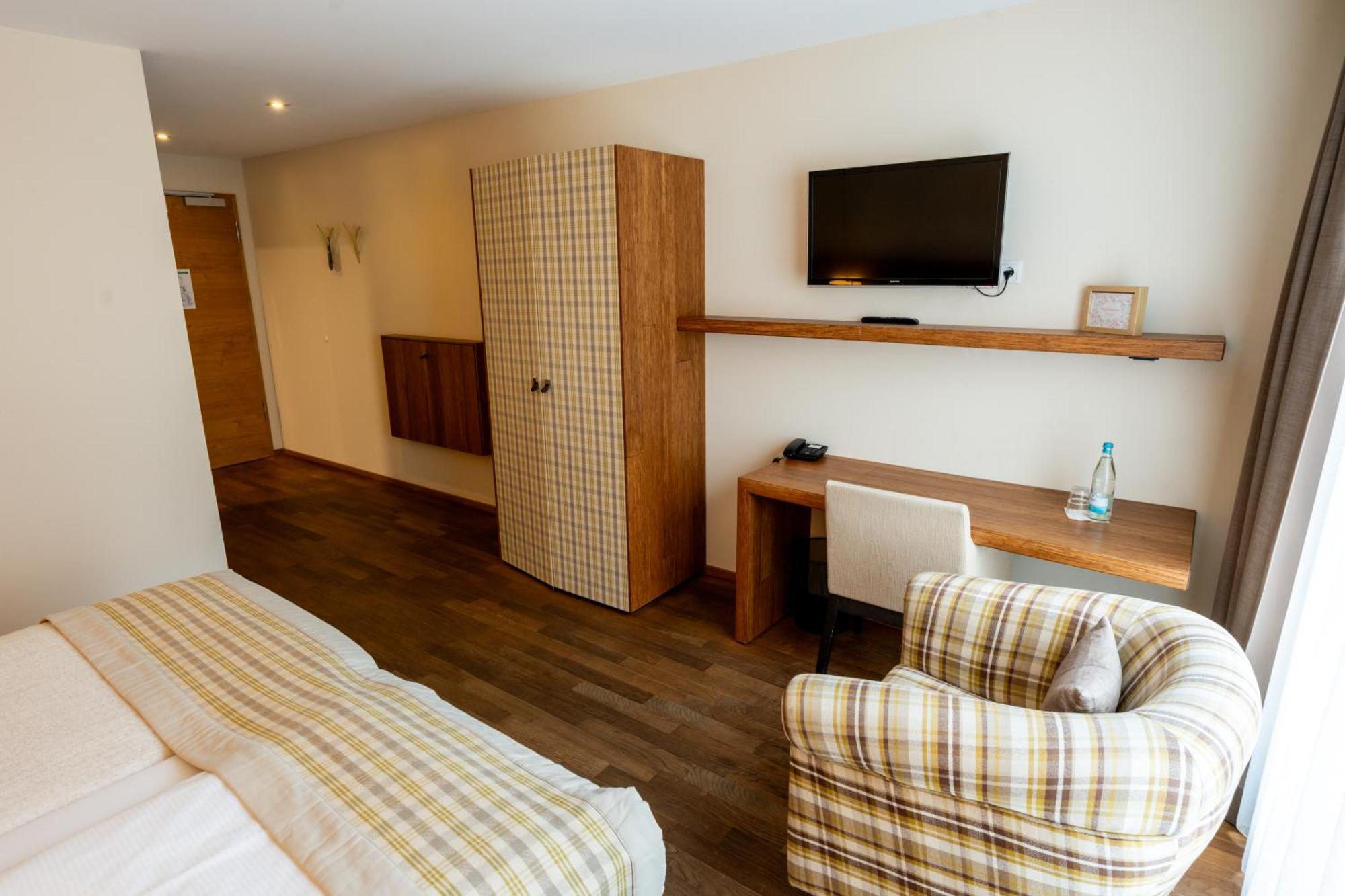 Restaurant Hotel Zum Storchen Waldkirch Εξωτερικό φωτογραφία